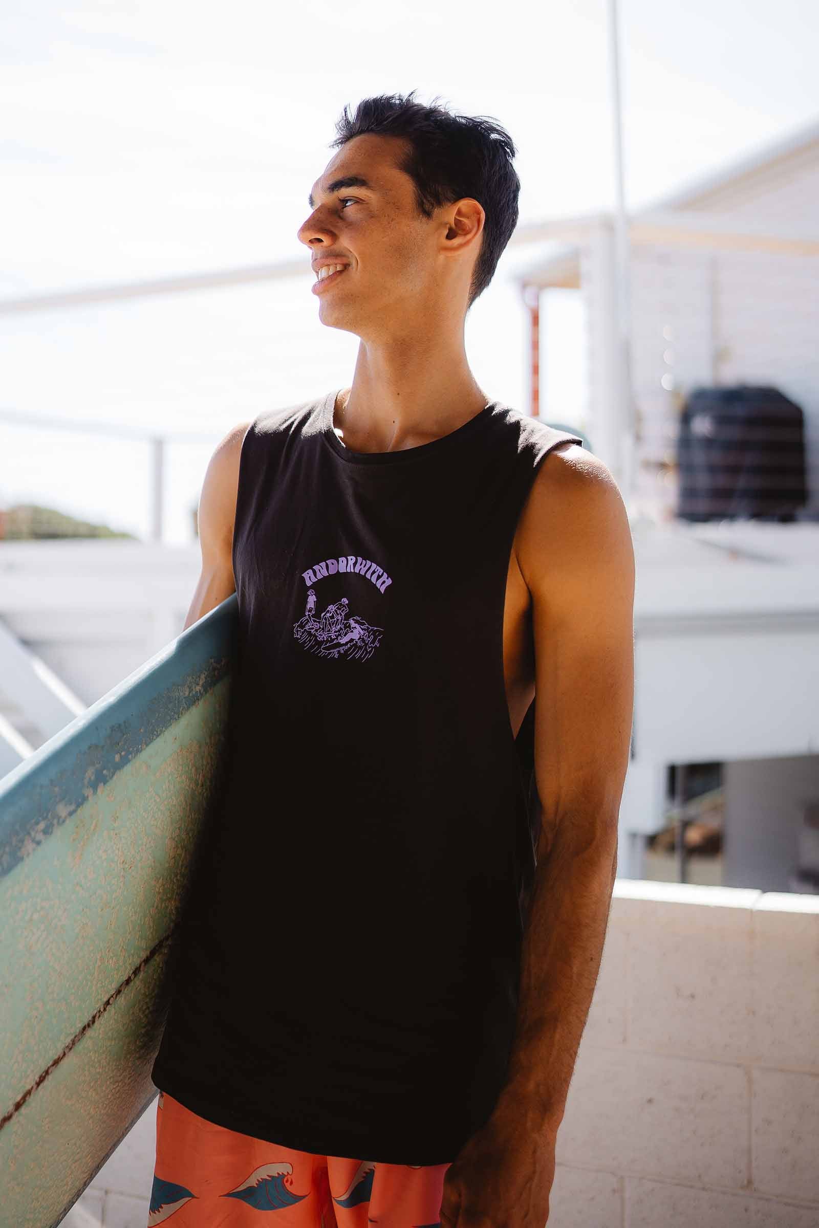 black-muscle-tshirt-andorwith-surf-skate-fashion