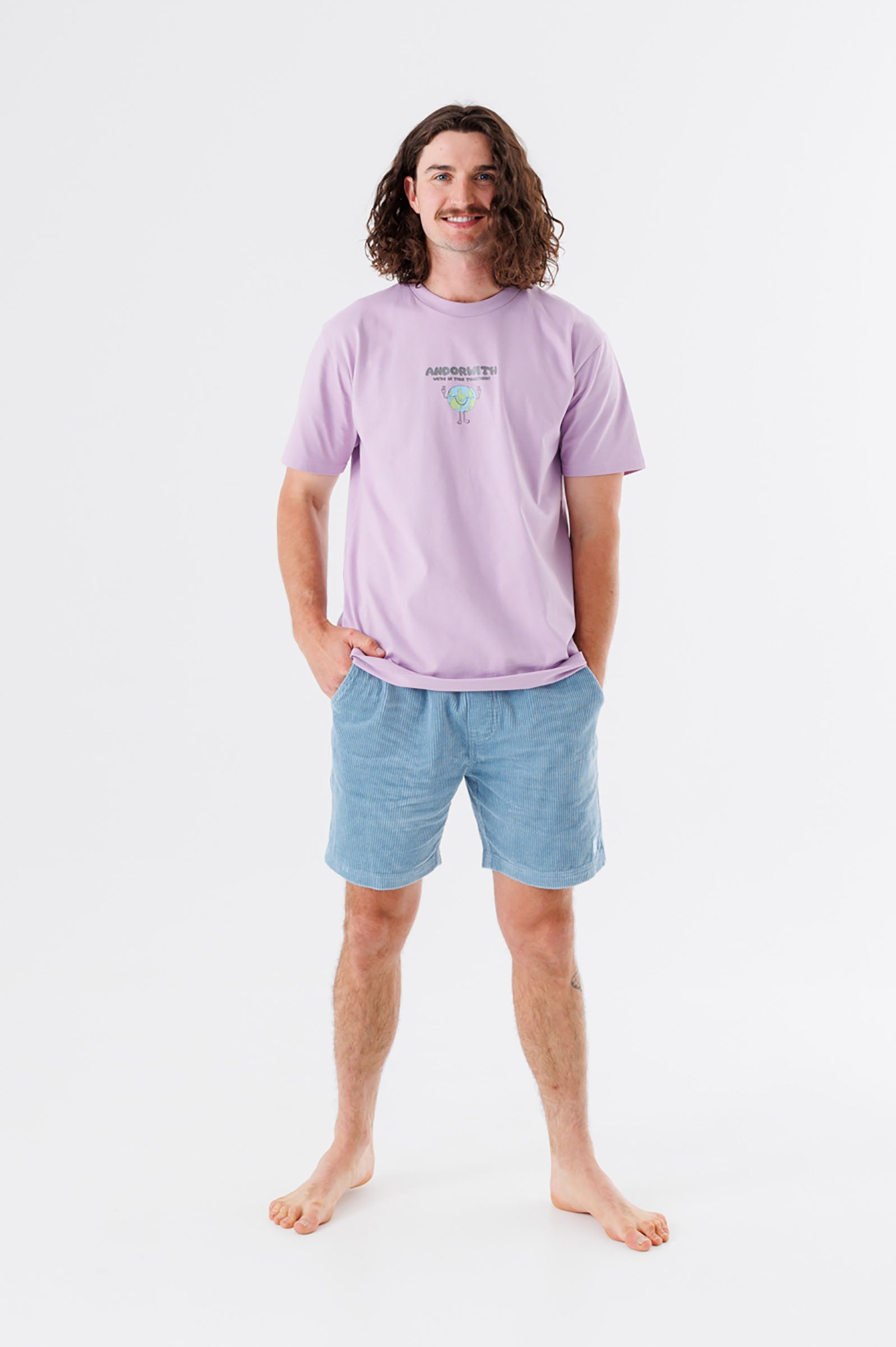 Corduroy-blue-shorts-andorwith-surf-skate-wear