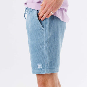 Corduroy-blue-shorts-andorwith-surf-skate-wear