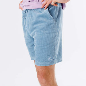 Corduroy-blue-shorts-andorwith-surf-skate-wear