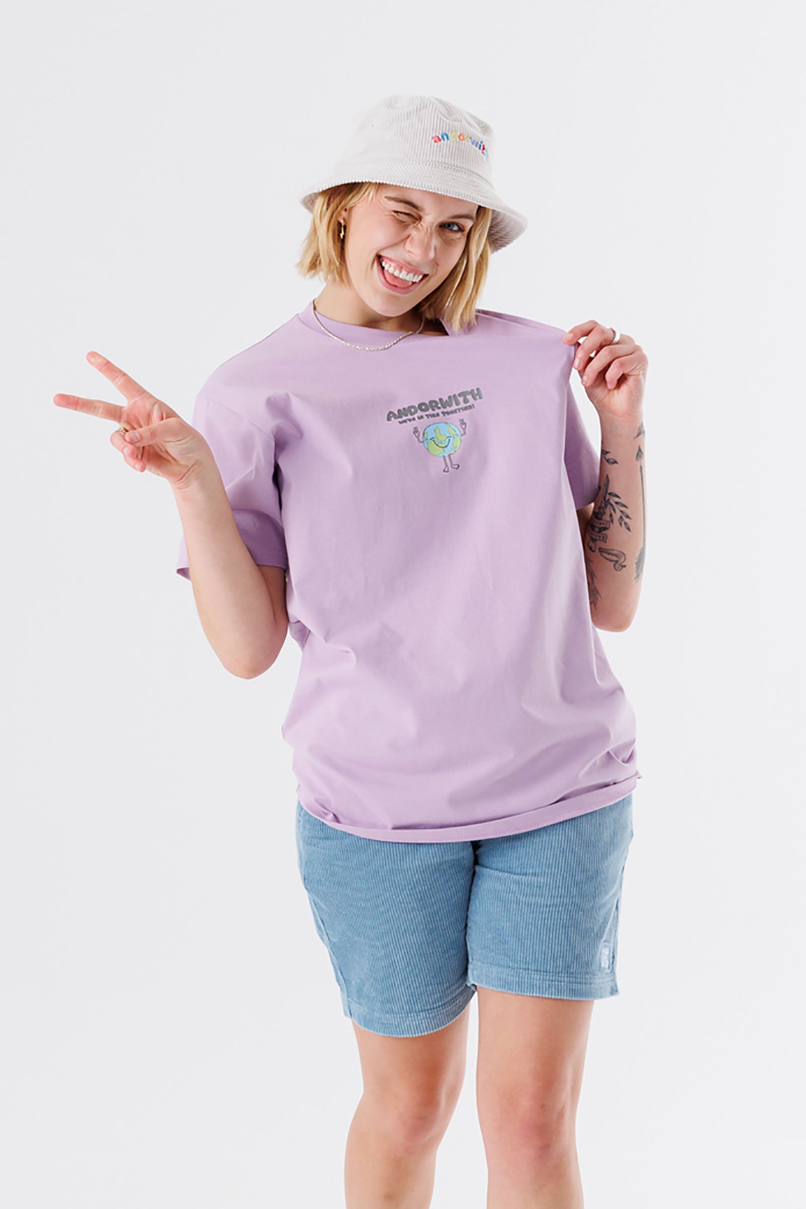 unisex-lavender-tshirt-andorwith-surf-skate-wear