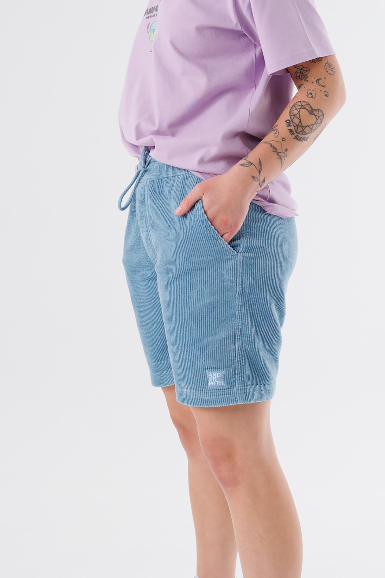 Corduroy-blue-shorts-andorwith-surf-skate-wear