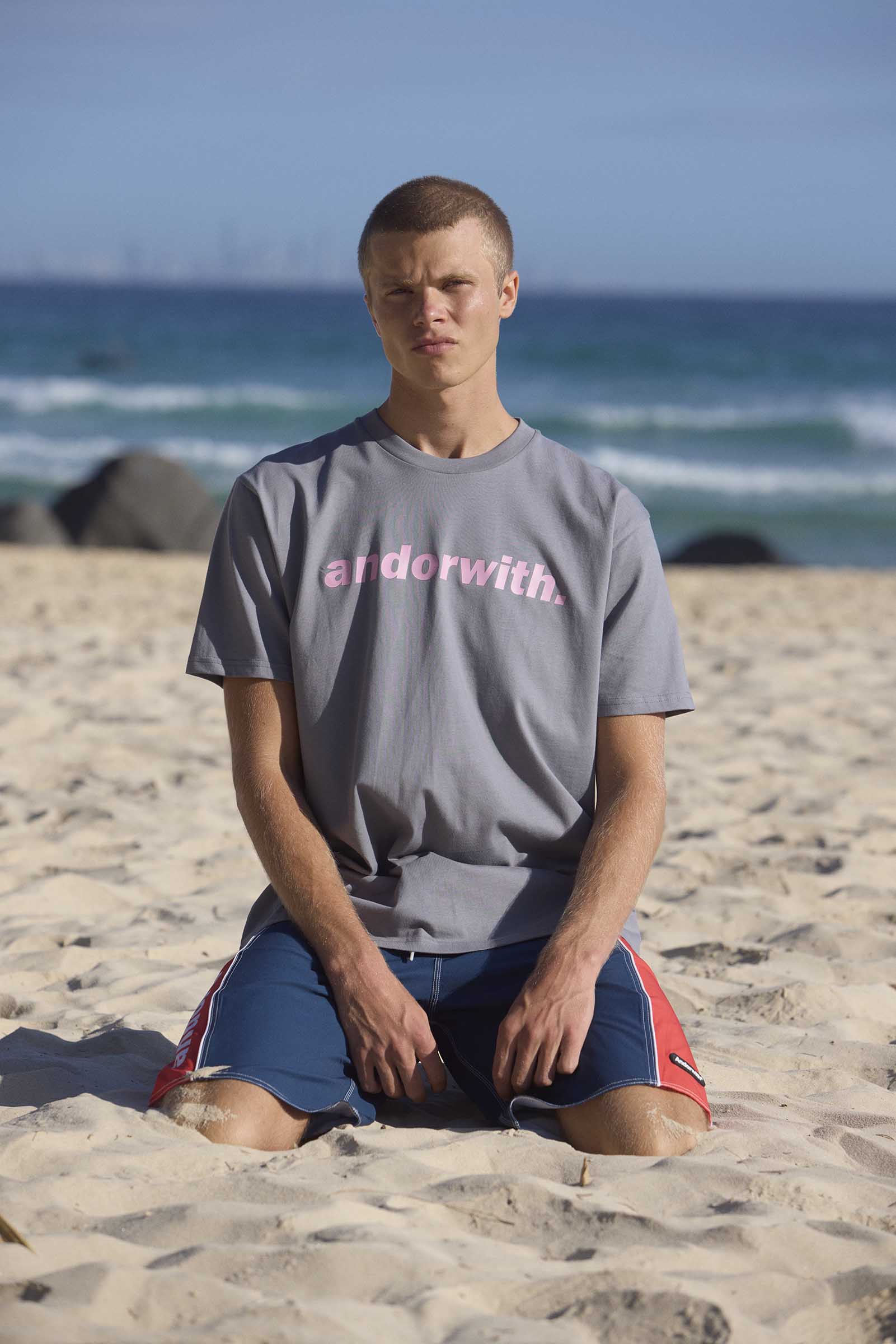 Statement Tee Gravel