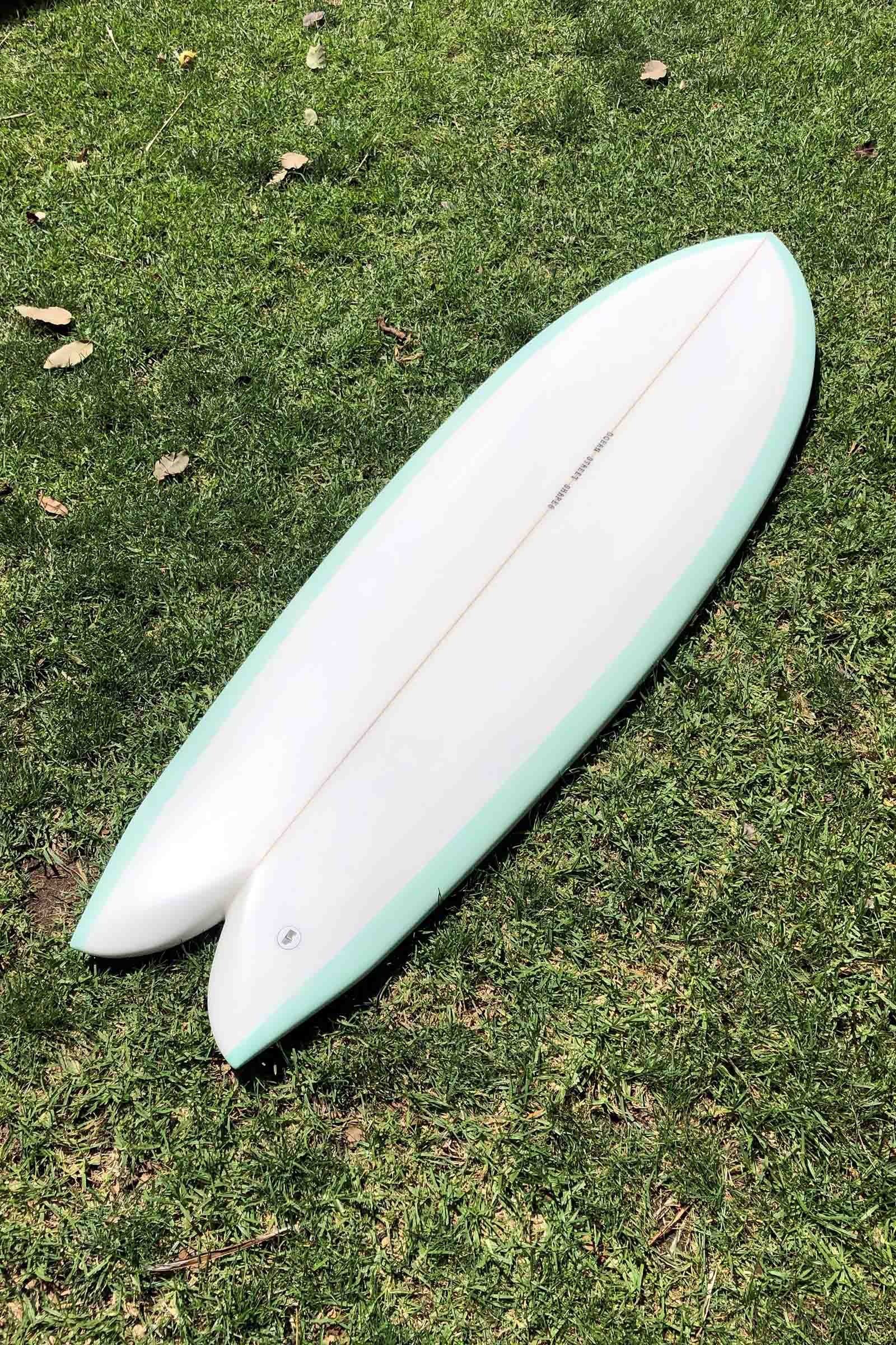 OSS/ANDORWITH 5'5" Twin Fin Fish Mint