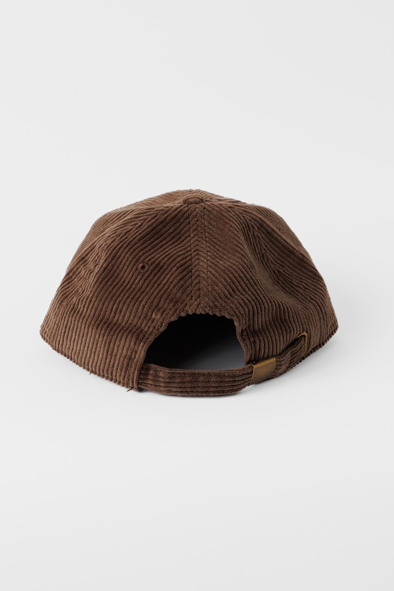 corduroy-brown-hat-andorwith-surf-skate-wear