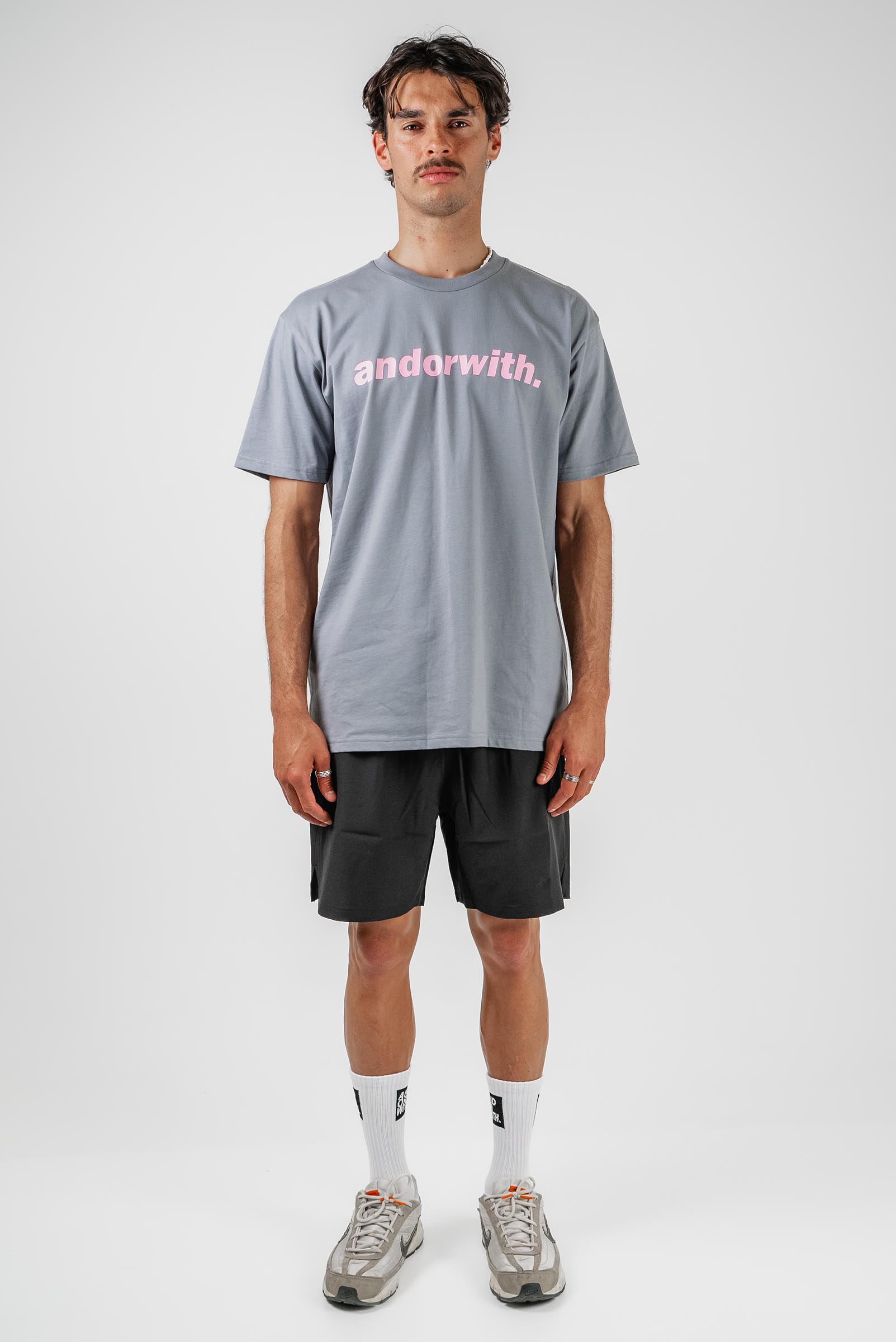 Statement Tee Gravel