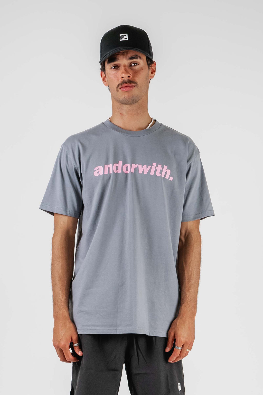 Statement Tee Gravel