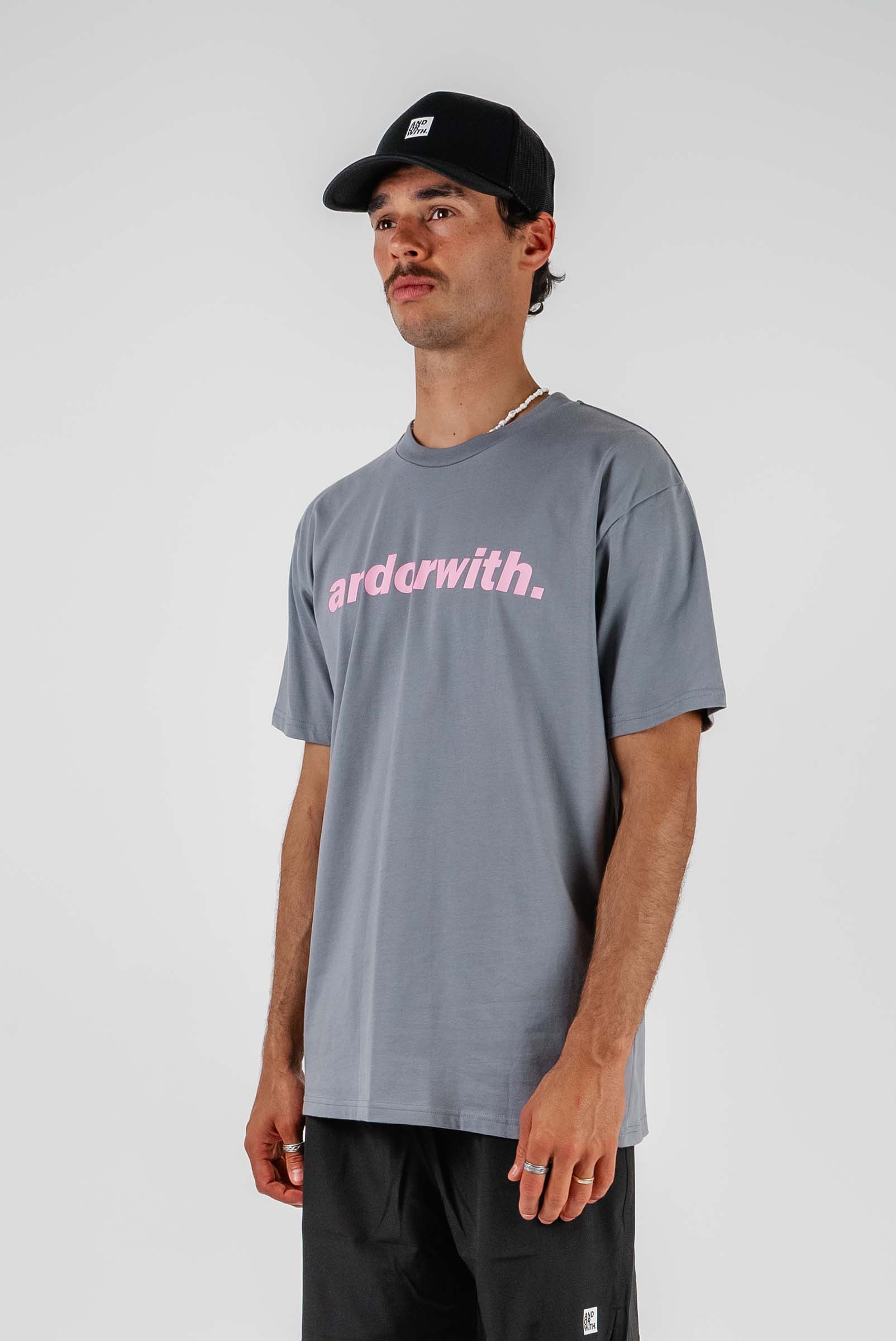 Statement Tee Gravel