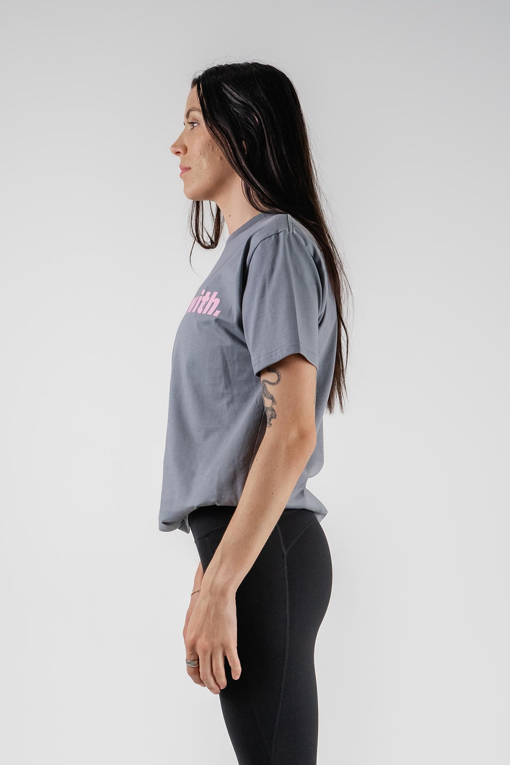 Statement Tee Gravel