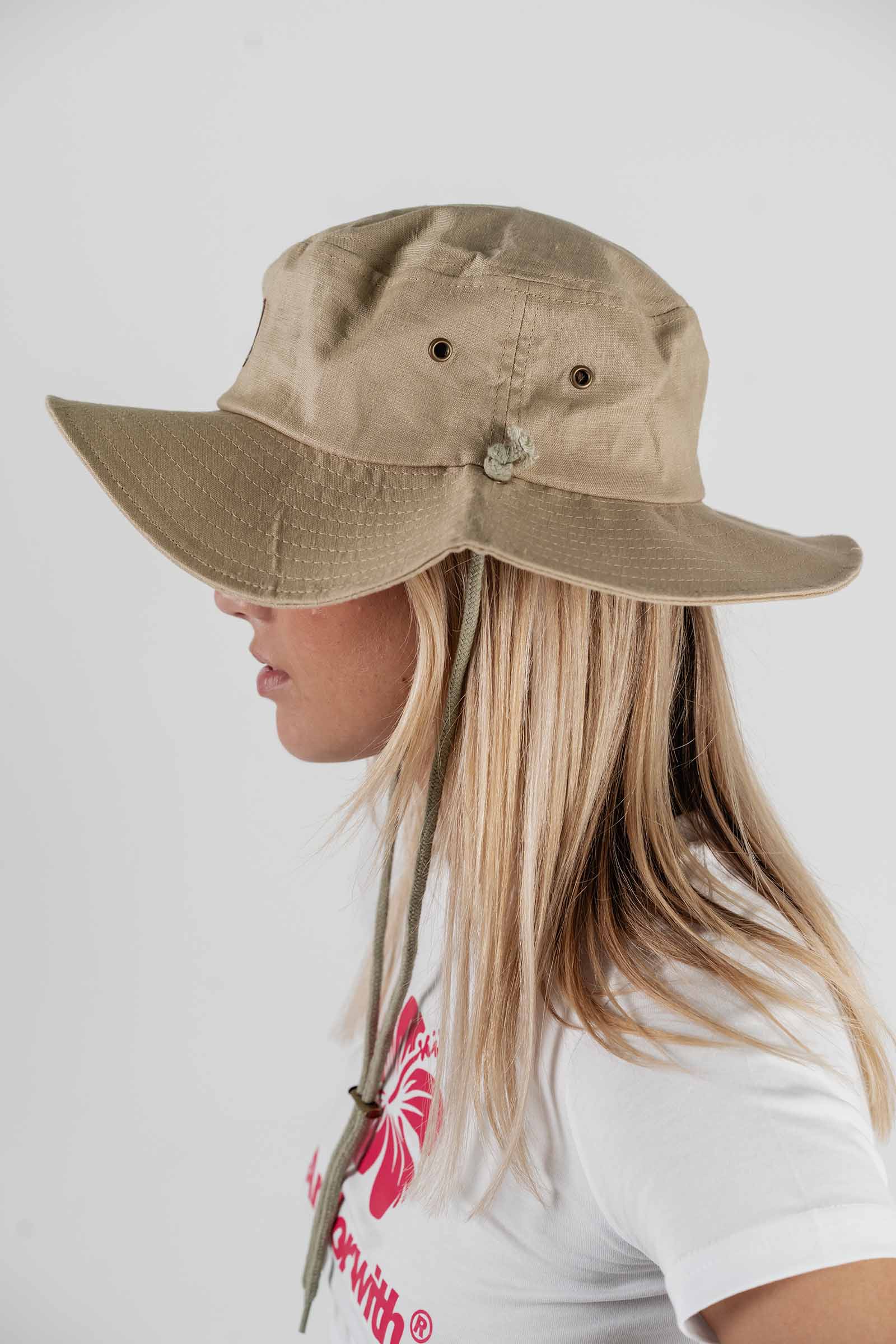Logo Hemp Bucket Hat Tan