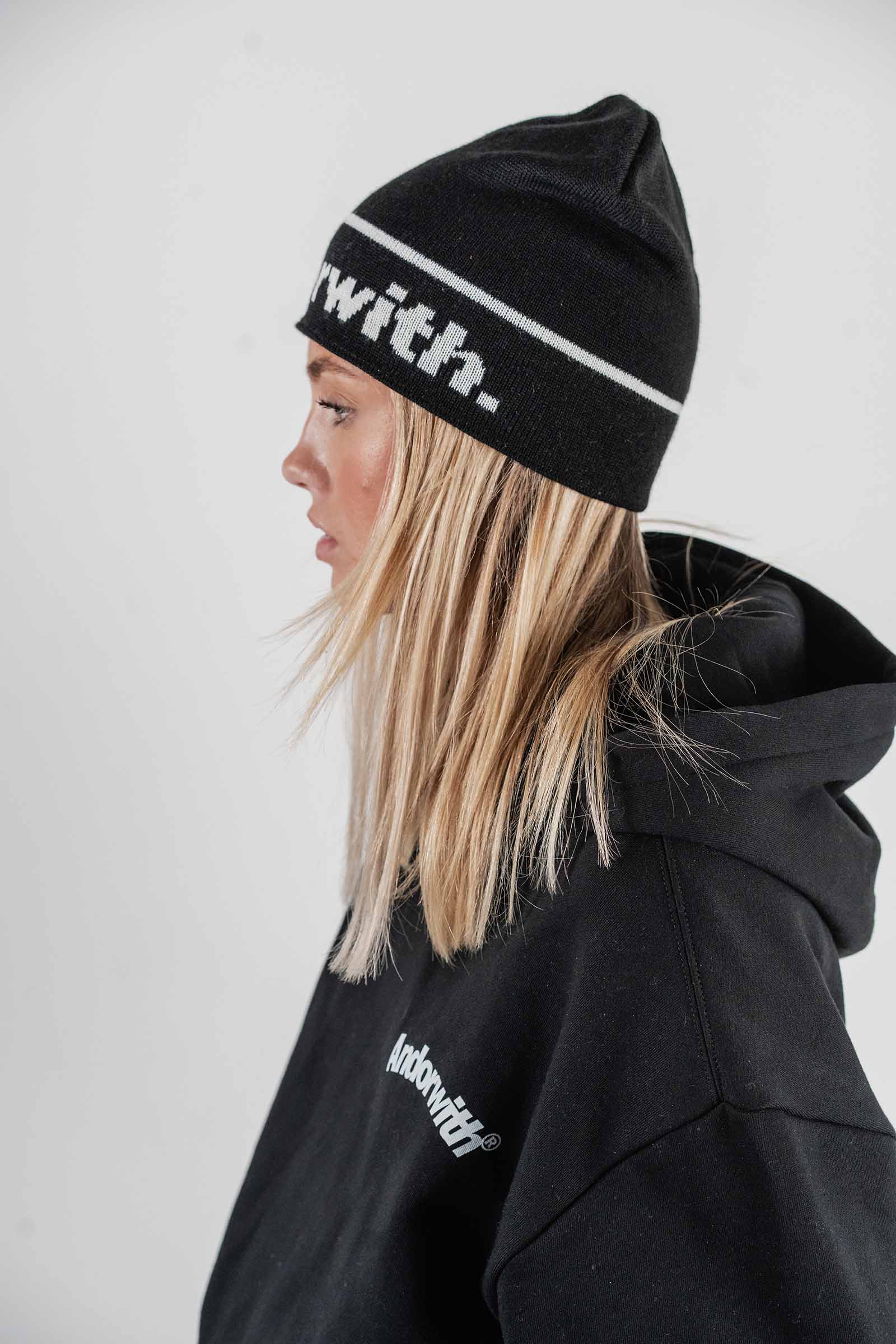 Statement Cuffless Beanie Black