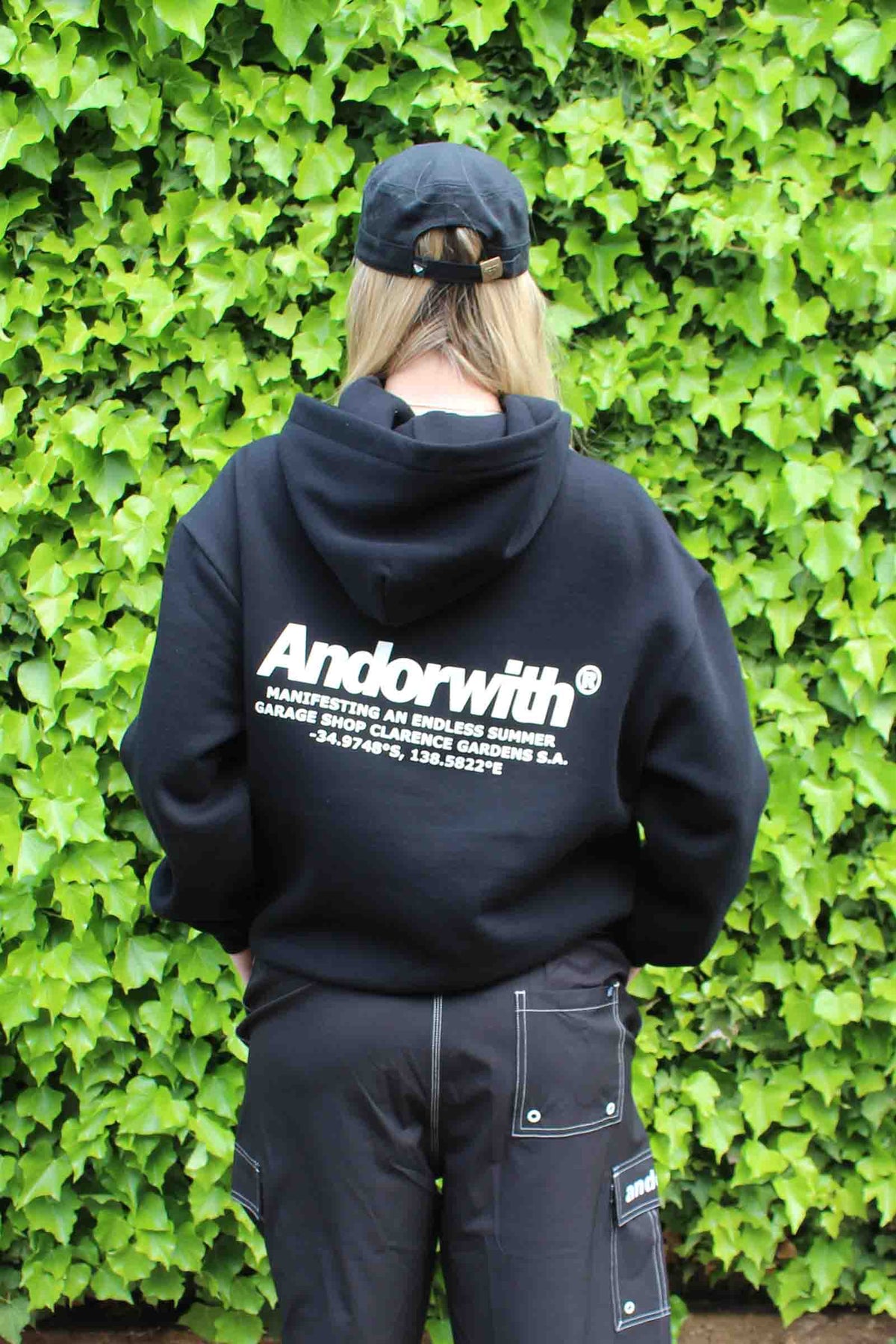 Garage Shop Box Fit Hoodie Black