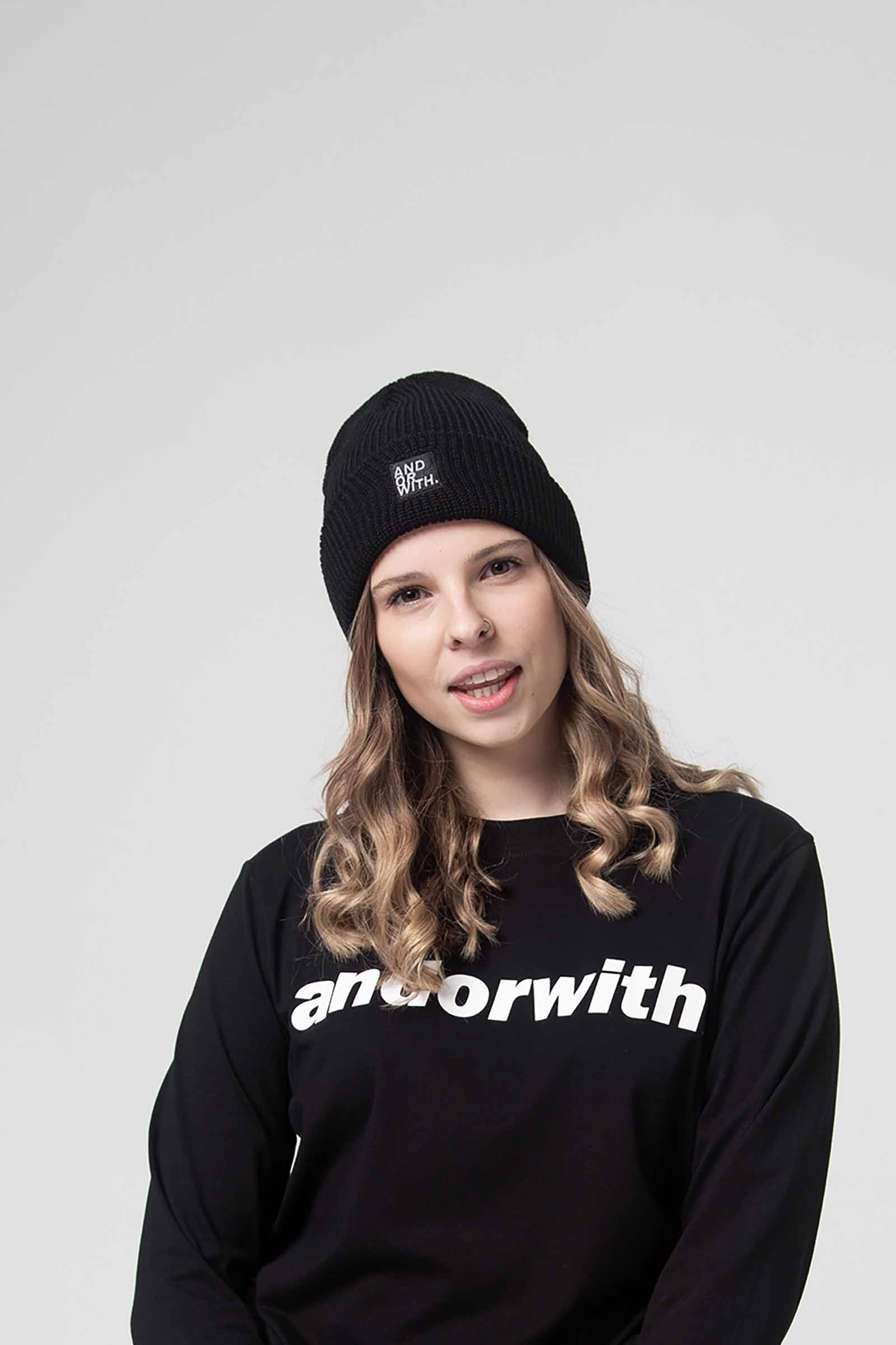 unisex-black-wool-beanie-andorwith-surf-skate-wear