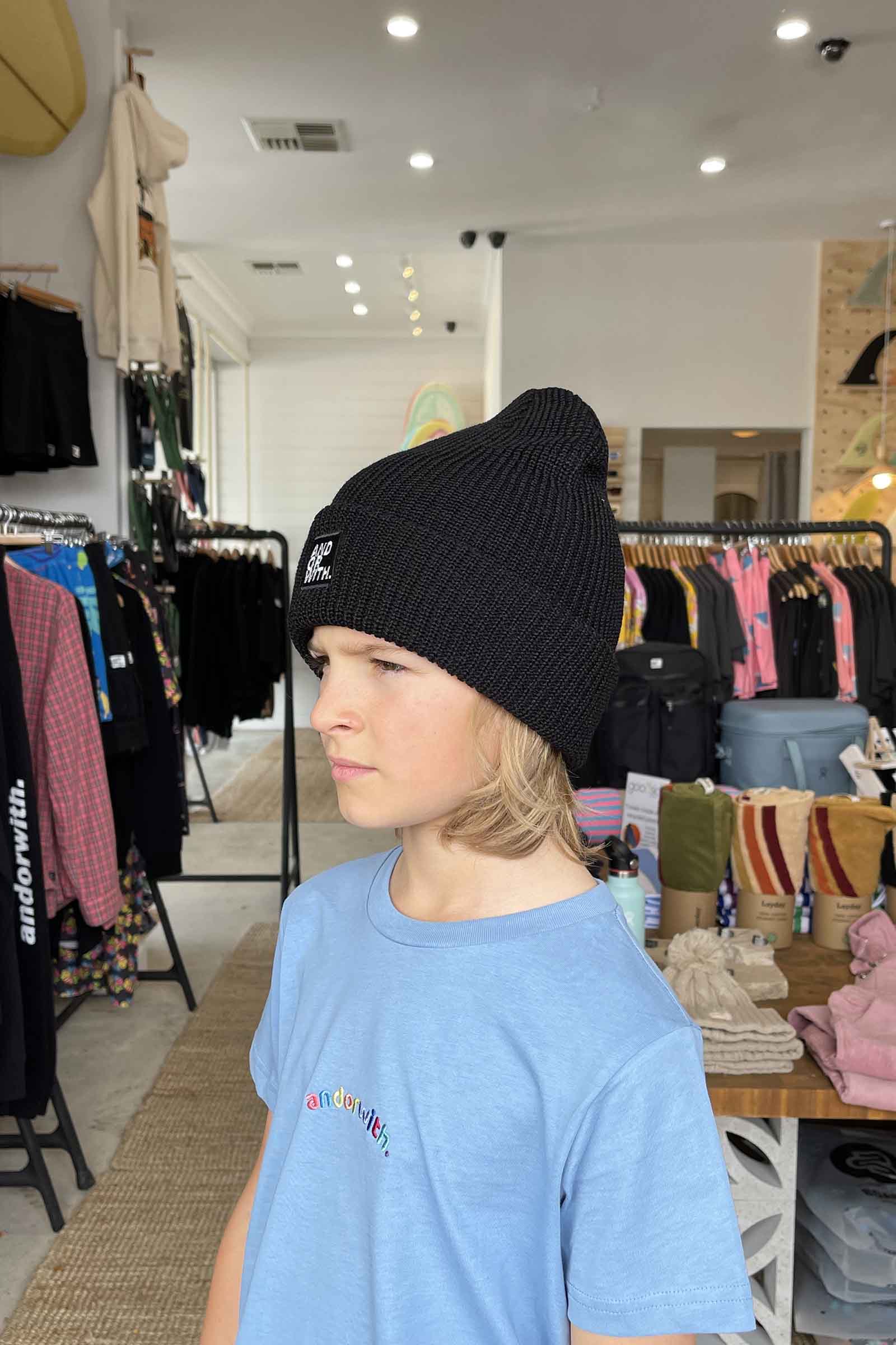 kids-beanie-andorwith-surf-skate-wear