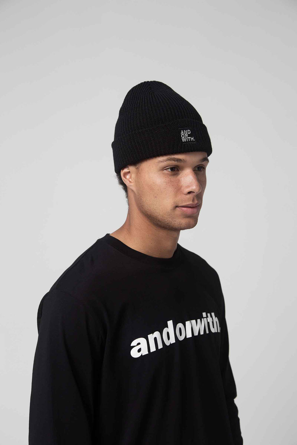 unisex-black-wool-beanie-andorwith-surf-skate-wear
